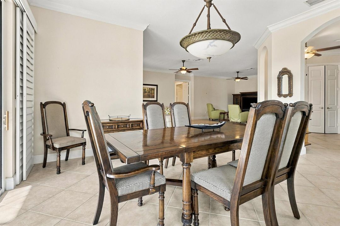 27_dining area