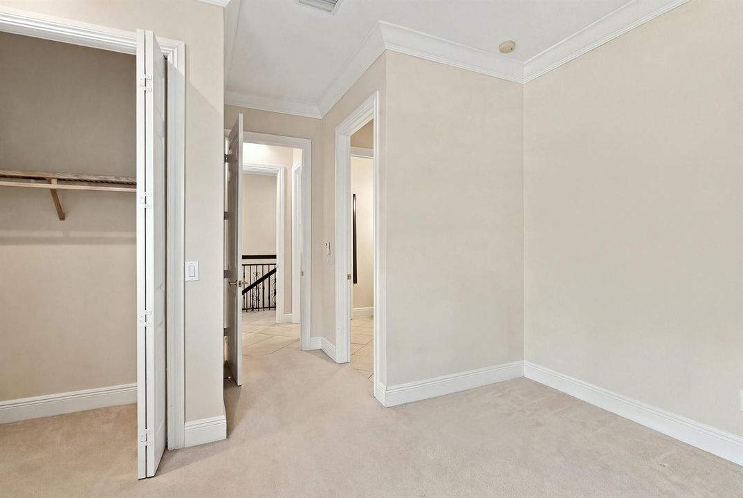 18_bedroom