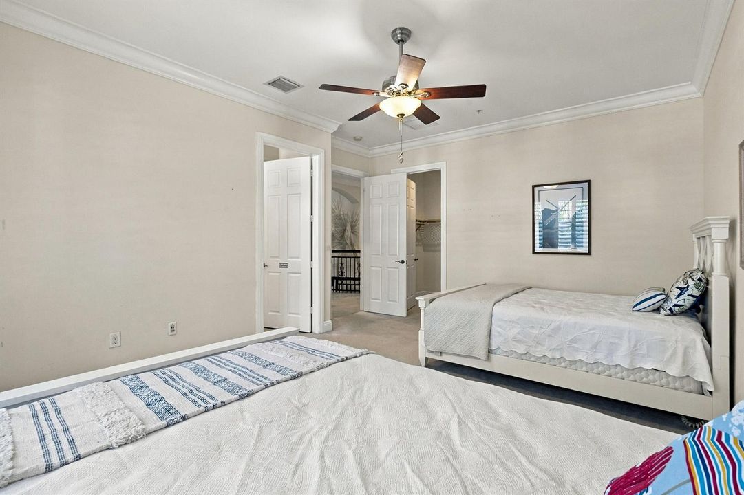 11_bedroom