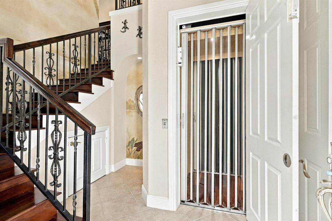 08_foyer