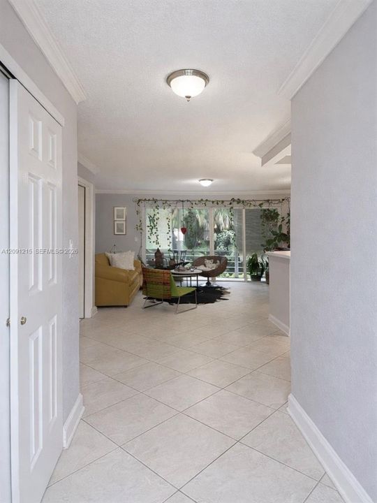 En Venta: $250,000 (2 camas, 2 baños, 1100 Pies cuadrados)