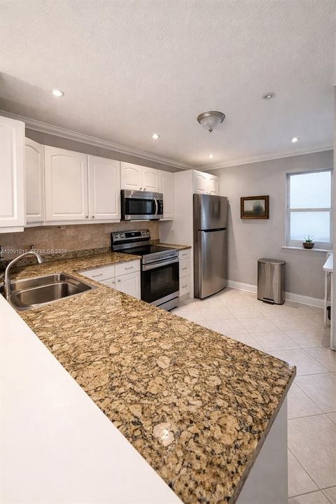 En Venta: $250,000 (2 camas, 2 baños, 1100 Pies cuadrados)