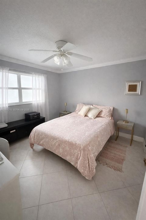 En Venta: $250,000 (2 camas, 2 baños, 1100 Pies cuadrados)