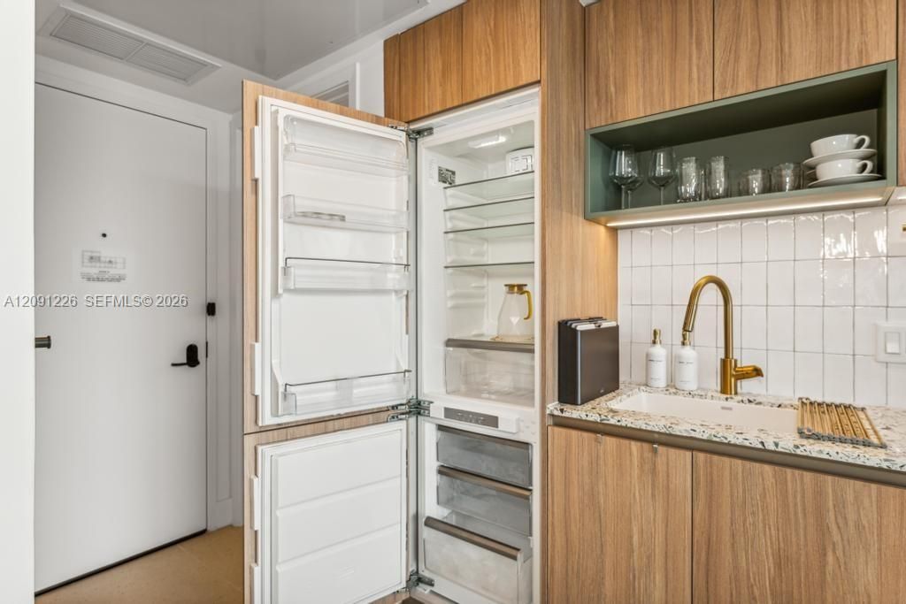 En Venta: $475,000 (0 camas, 1 baños, 492 Pies cuadrados)