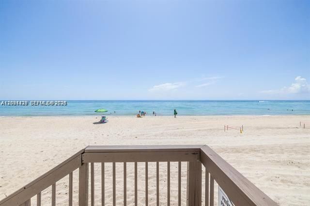 For Rent: $2,600 (1 beds, 1 baths, 817 Square Feet)