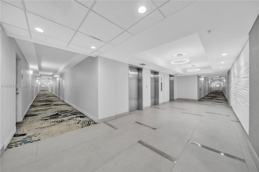 For Rent: $2,600 (1 beds, 1 baths, 817 Square Feet)