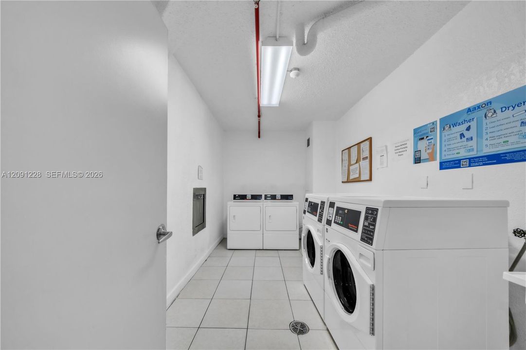 For Rent: $2,600 (1 beds, 1 baths, 817 Square Feet)