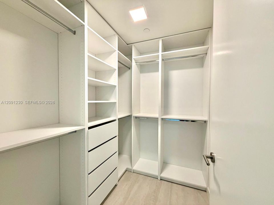 На продажу: $1,450,000 (2 спален, 2 ванн, 1041 Квадратных фут)