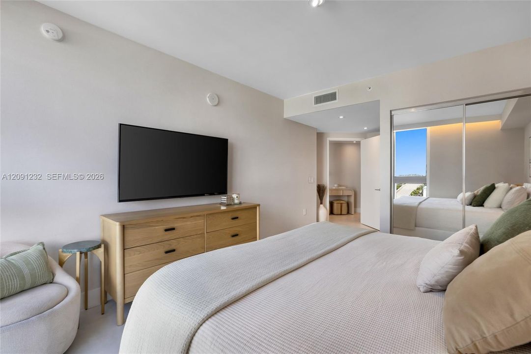 For Sale: $1,650,000 (3 beds, 3 baths, 1892 Square Feet)