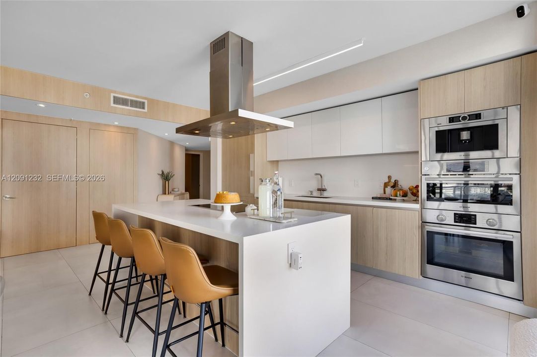For Sale: $1,650,000 (3 beds, 3 baths, 1892 Square Feet)