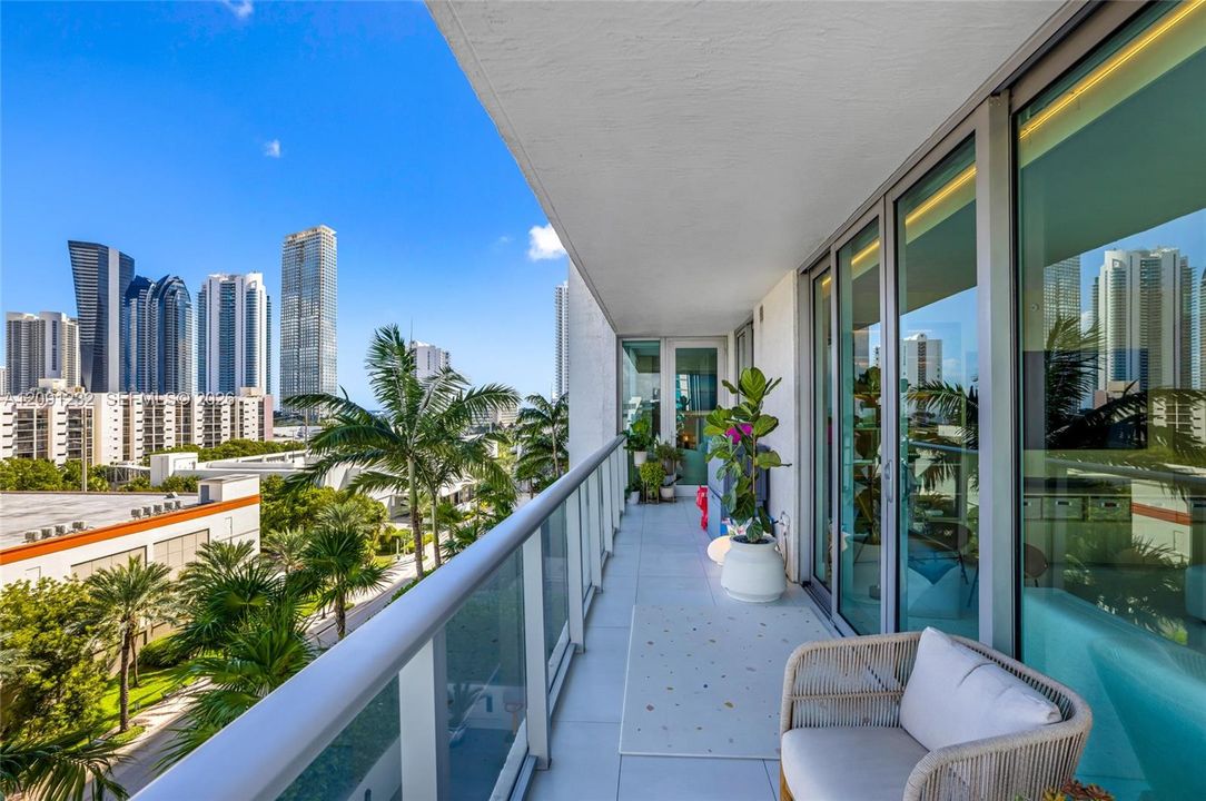 For Sale: $1,650,000 (3 beds, 3 baths, 1892 Square Feet)