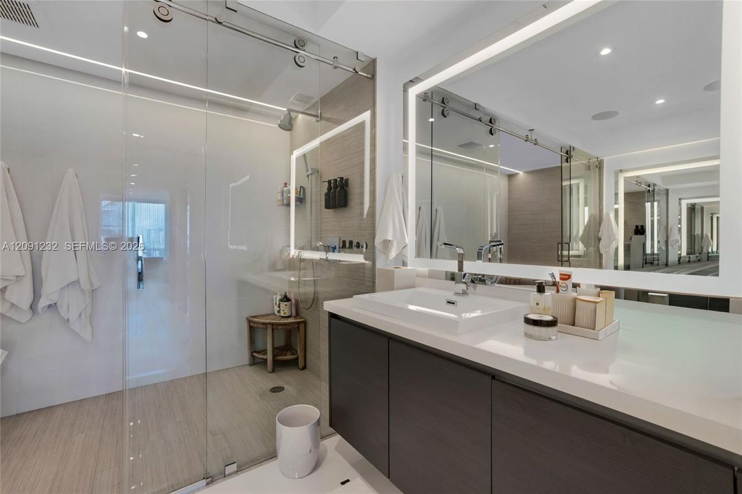 For Sale: $1,650,000 (3 beds, 3 baths, 1892 Square Feet)