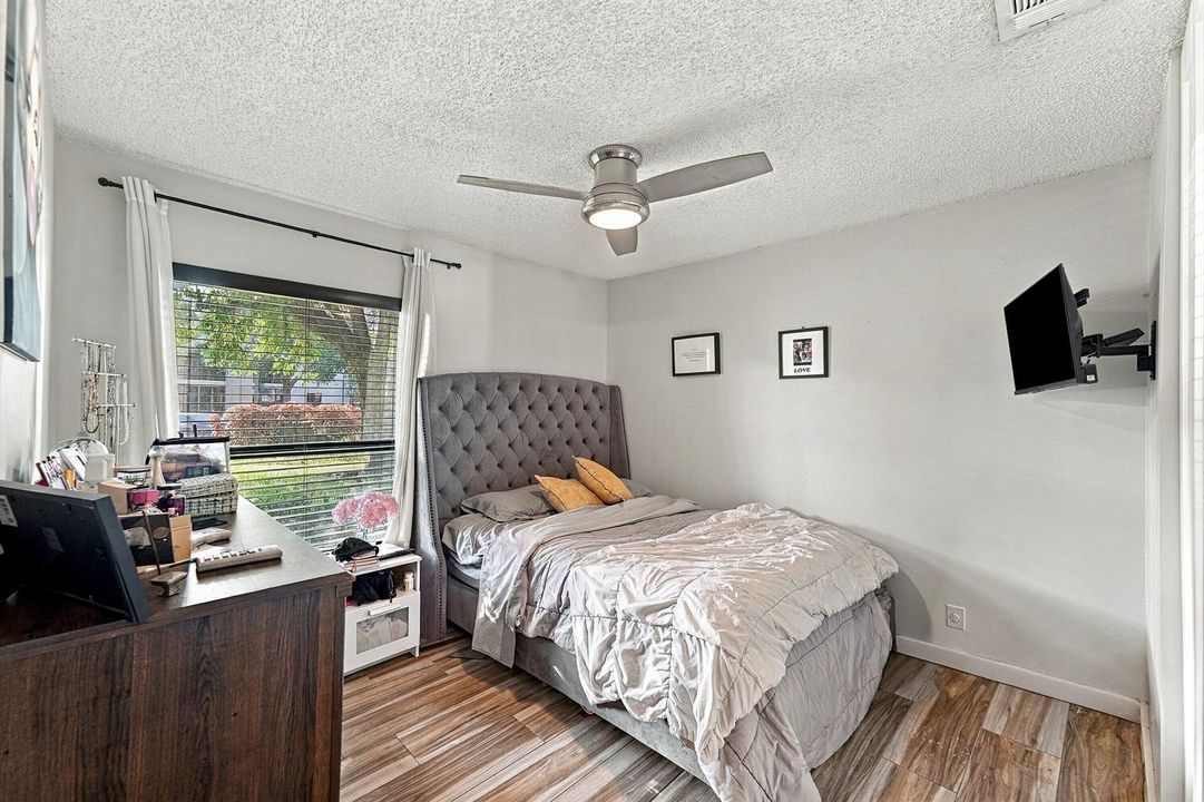 12_bedroom