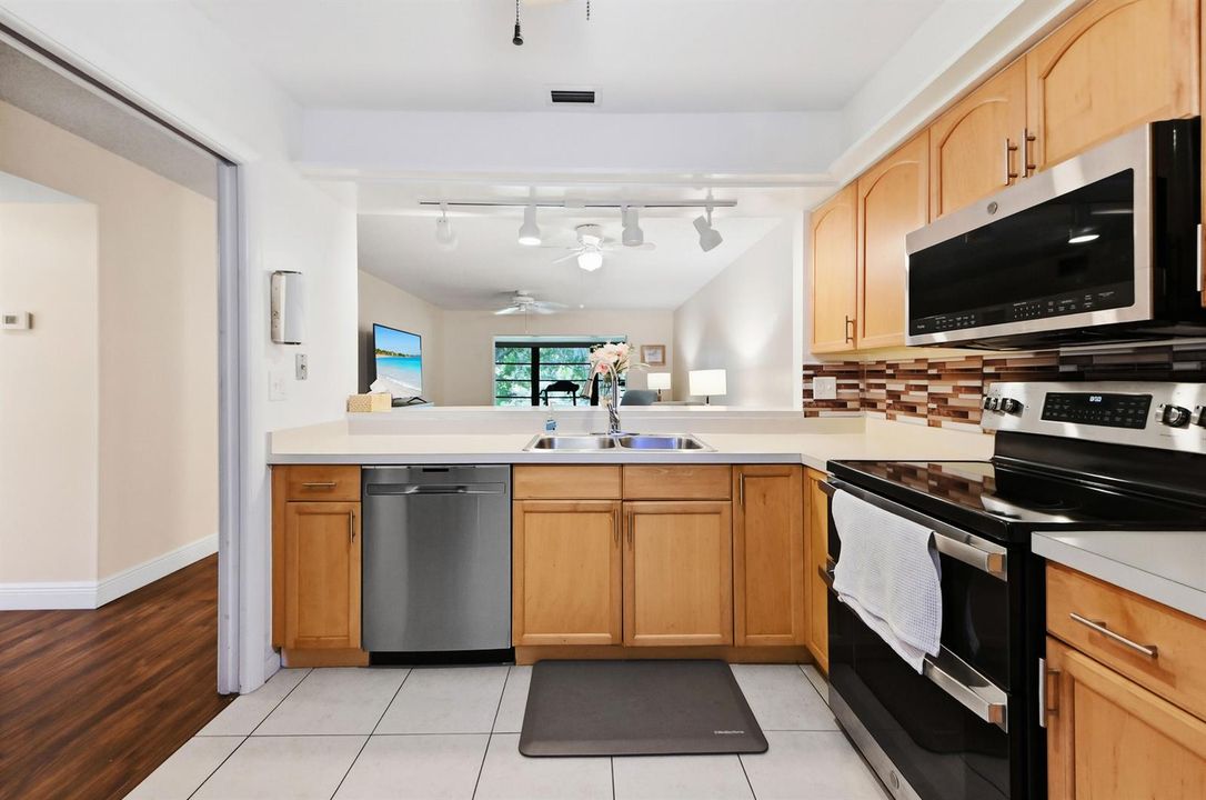 06 Kitchen 012