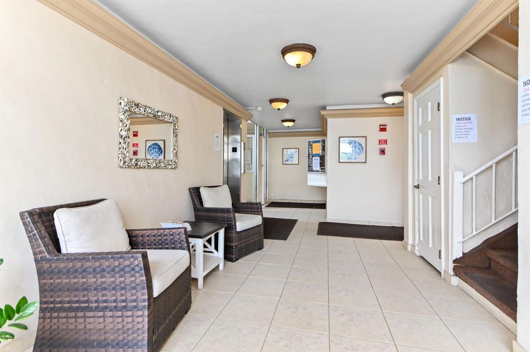 02 Hallway 01