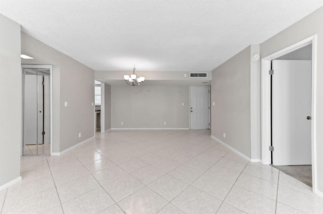 09 living room 01