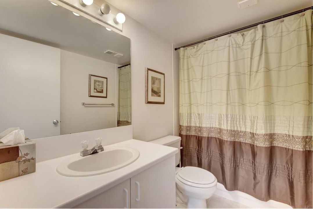 BATHROOM #1