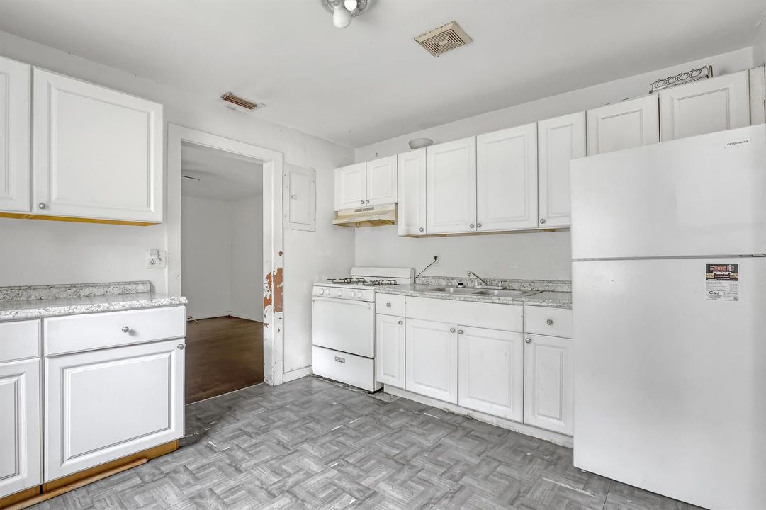 Front Unit Kitchen