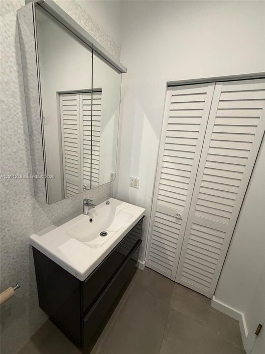 For Rent: $6,000 (2 beds, 2 baths, 1450 Square Feet)