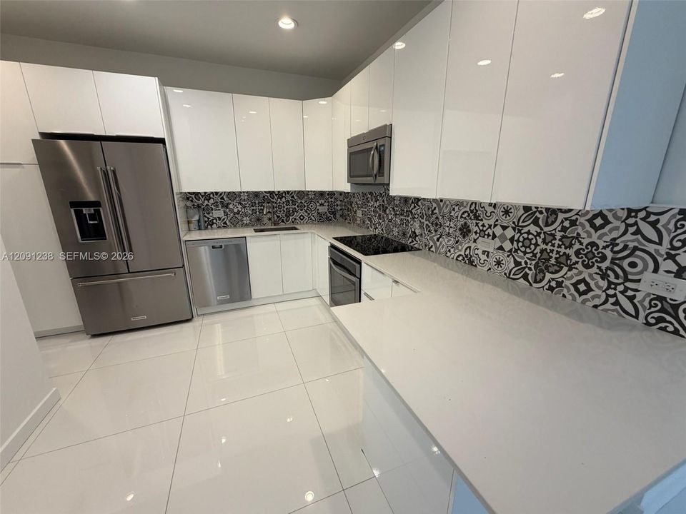 For Rent: $6,000 (2 beds, 2 baths, 1450 Square Feet)