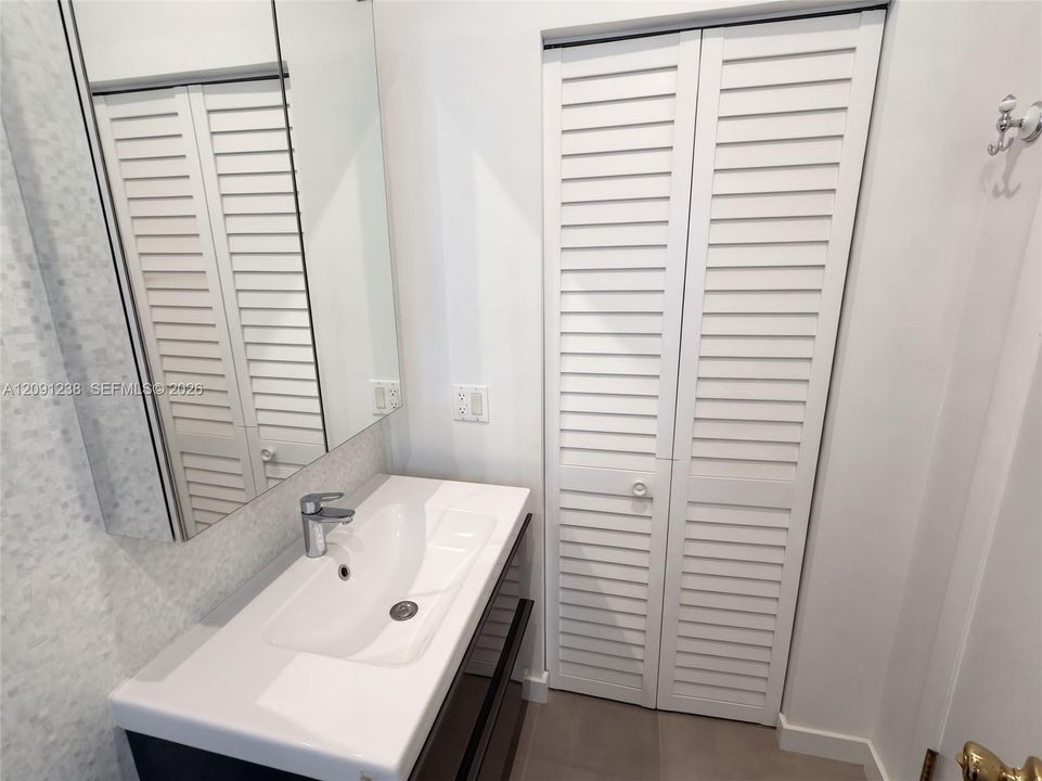 For Rent: $6,000 (2 beds, 2 baths, 1450 Square Feet)