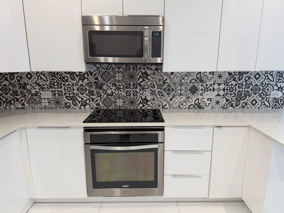For Rent: $6,000 (2 beds, 2 baths, 1450 Square Feet)