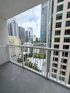 For Rent: $2,000 (0 beds, 1 baths, 425 Square Feet)