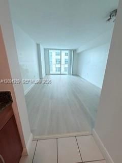For Rent: $2,000 (0 beds, 1 baths, 425 Square Feet)