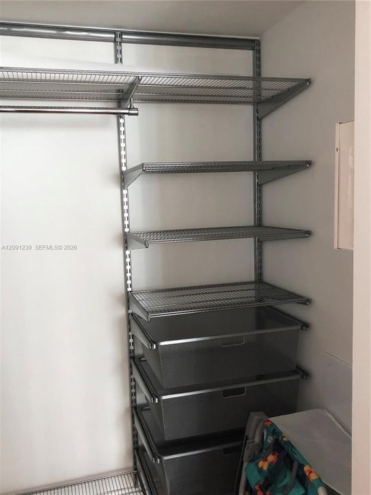 For Rent: $2,000 (0 beds, 1 baths, 425 Square Feet)