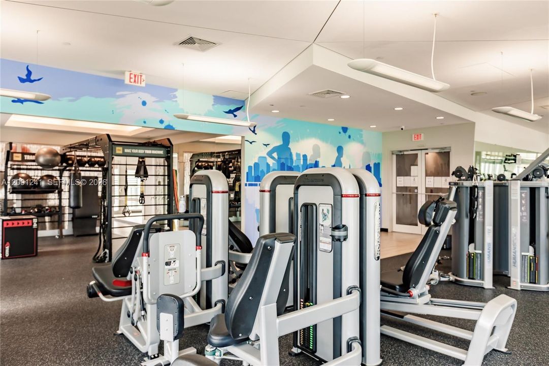 For Sale: $450,000 (1 beds, 1 baths, 693 Square Feet)