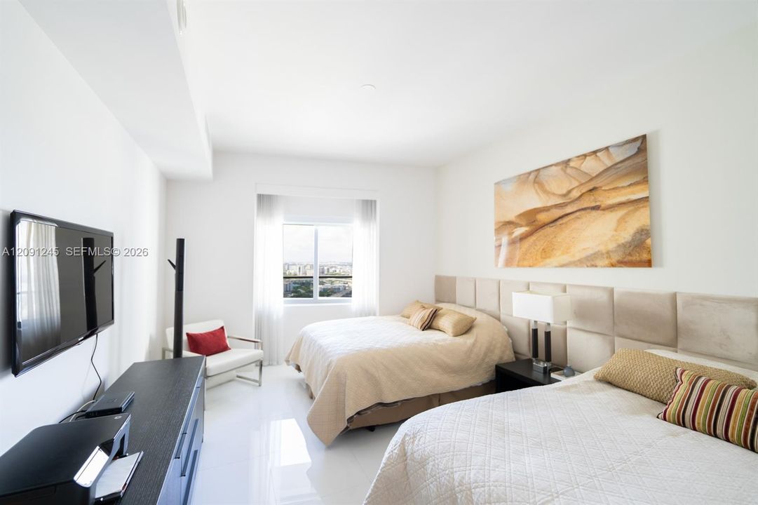 For Sale: $980,000 (2 beds, 2 baths, 1557 Square Feet)