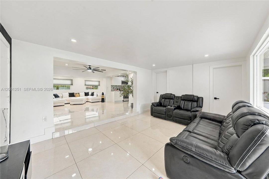 En Venta: $899,000 (2 camas, 1 baños, 1597 Pies cuadrados)