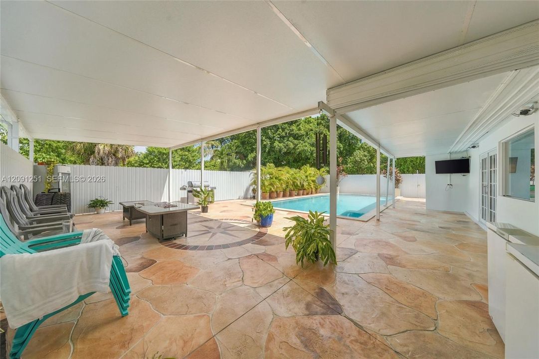 En Venta: $899,000 (2 camas, 1 baños, 1597 Pies cuadrados)