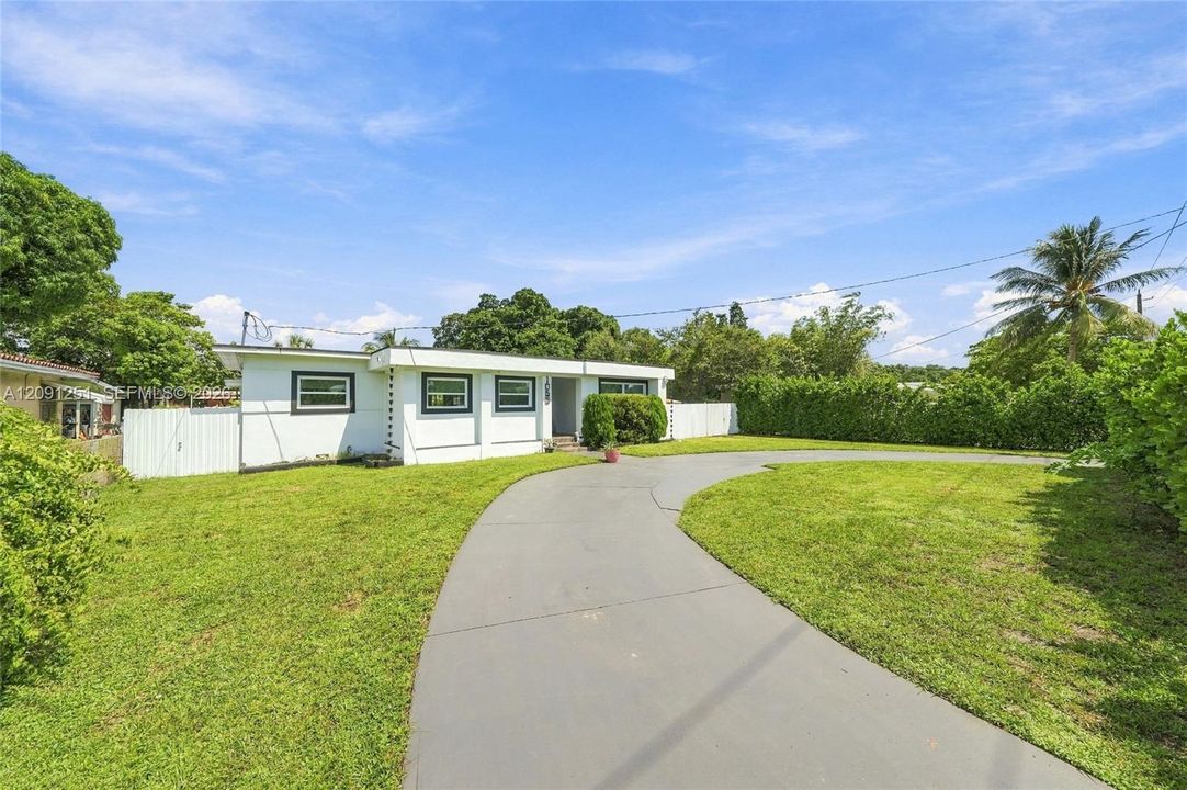 En Venta: $899,000 (2 camas, 1 baños, 1597 Pies cuadrados)