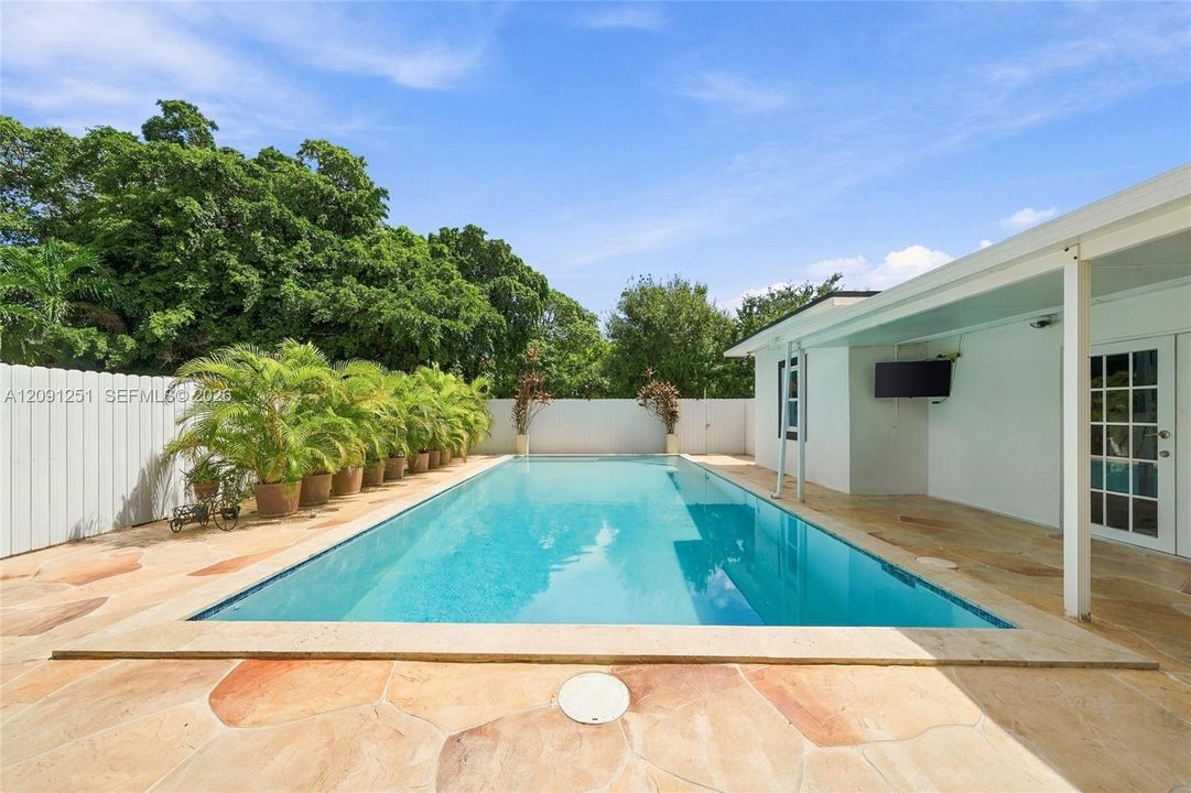 En Venta: $899,000 (2 camas, 1 baños, 1597 Pies cuadrados)
