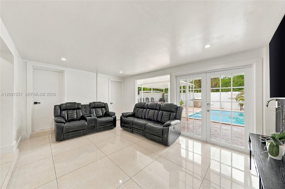 En Venta: $899,000 (2 camas, 1 baños, 1597 Pies cuadrados)