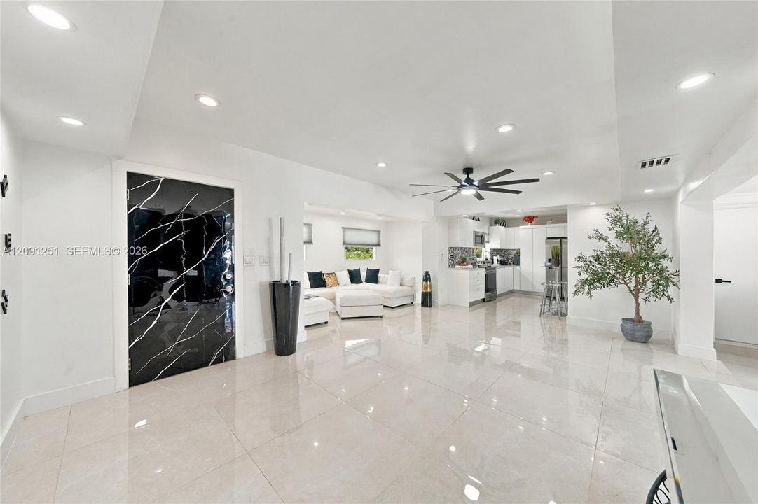 En Venta: $899,000 (2 camas, 1 baños, 1597 Pies cuadrados)