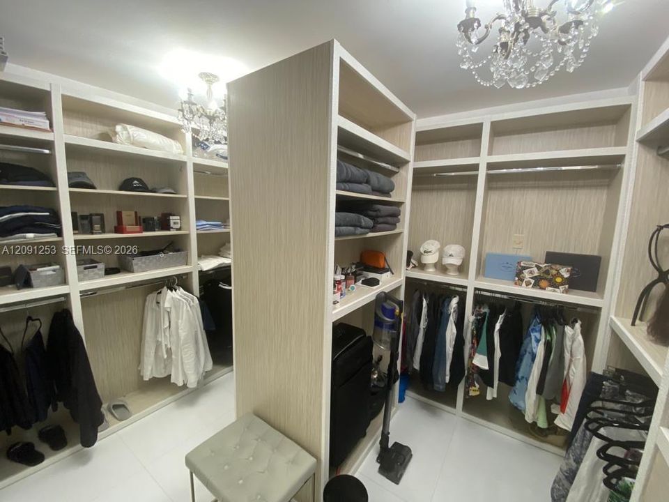 В аренду: $5,200 (3 спален, 2 ванн, 1766 Квадратных фут)