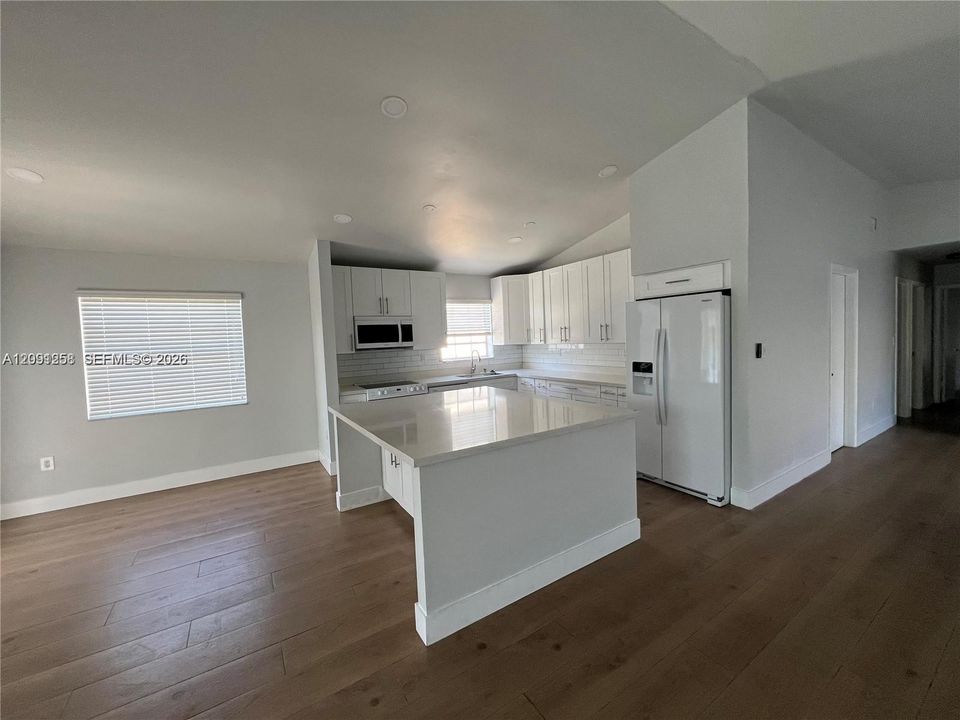 В аренду: $3,300 (3 спален, 2 ванн, 1402 Квадратных фут)