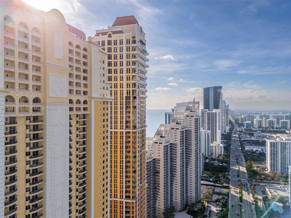 For Sale: $6,995,000 (4 beds, 5 baths, 4415 Square Feet)