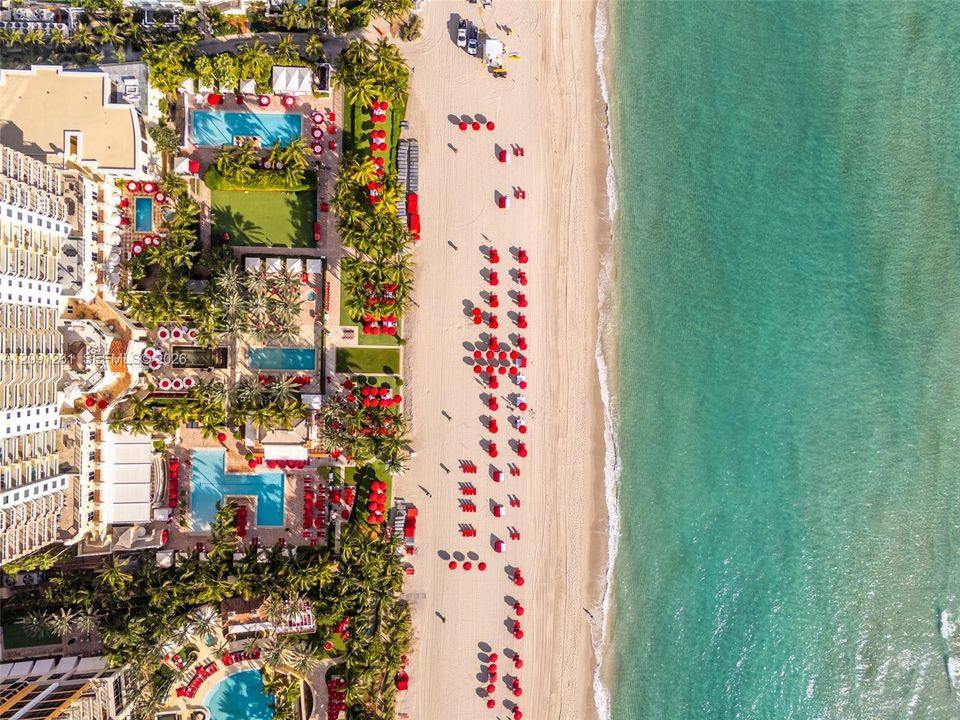 For Sale: $6,995,000 (4 beds, 5 baths, 4415 Square Feet)