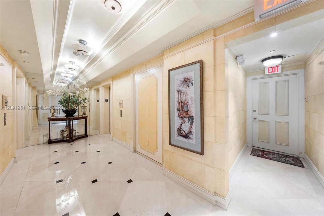 For Sale: $6,995,000 (4 beds, 5 baths, 4415 Square Feet)