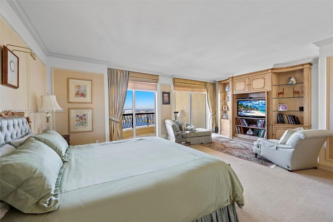 For Sale: $6,995,000 (4 beds, 5 baths, 4415 Square Feet)