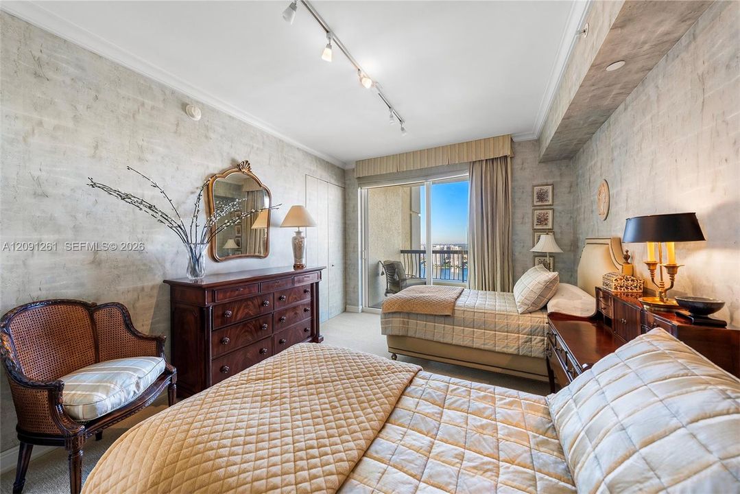 For Sale: $6,995,000 (4 beds, 5 baths, 4415 Square Feet)