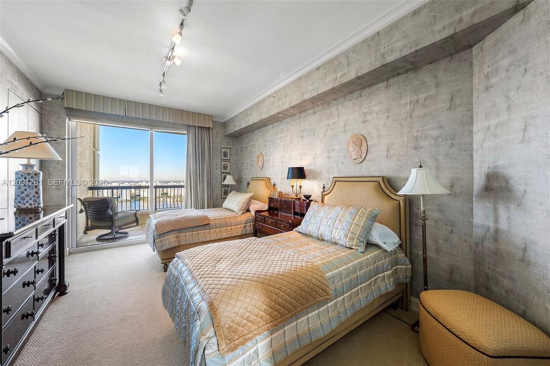 For Sale: $6,995,000 (4 beds, 5 baths, 4415 Square Feet)