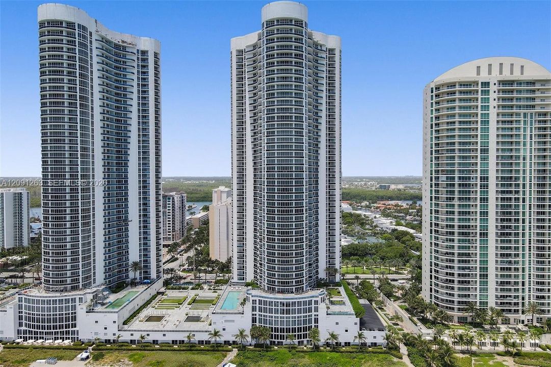 待售: $995,000 (2 贝兹, 2 浴室, 1435 平方英尺)