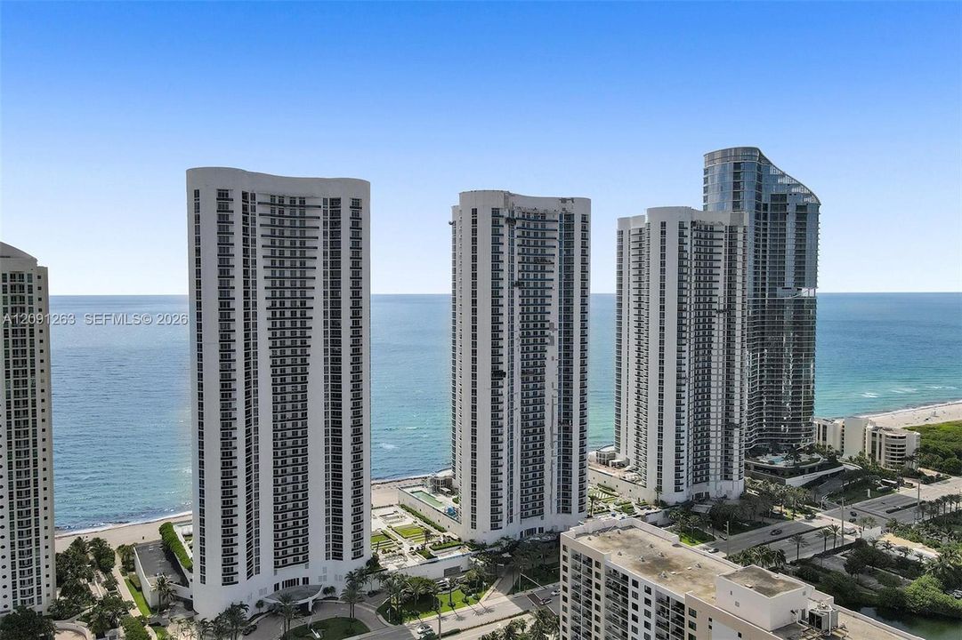 待售: $995,000 (2 贝兹, 2 浴室, 1435 平方英尺)
