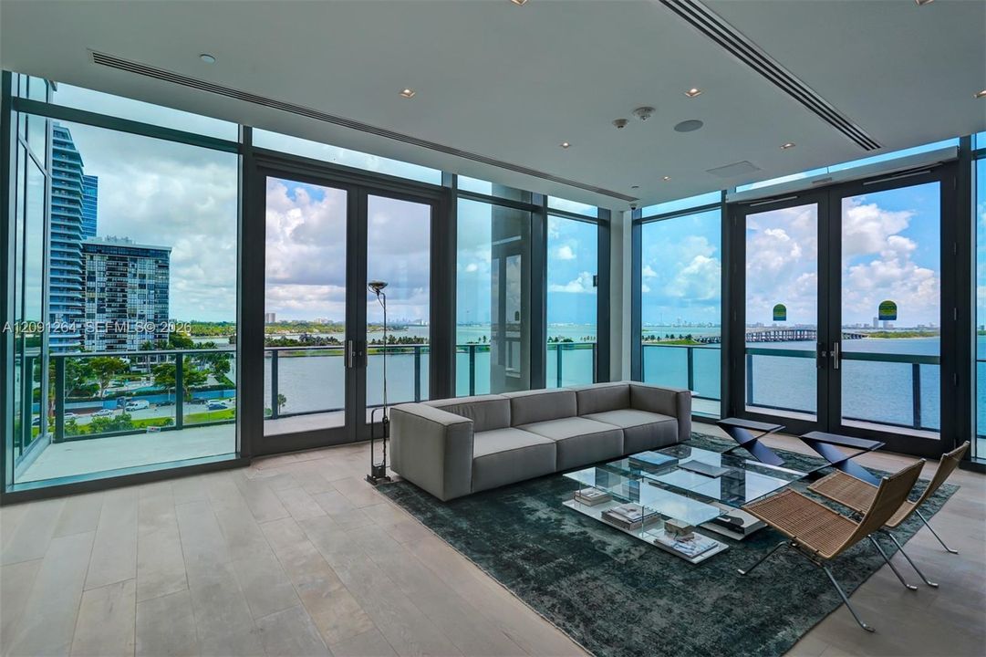 For Rent: $8,700 (3 beds, 3 baths, 1526 Square Feet)