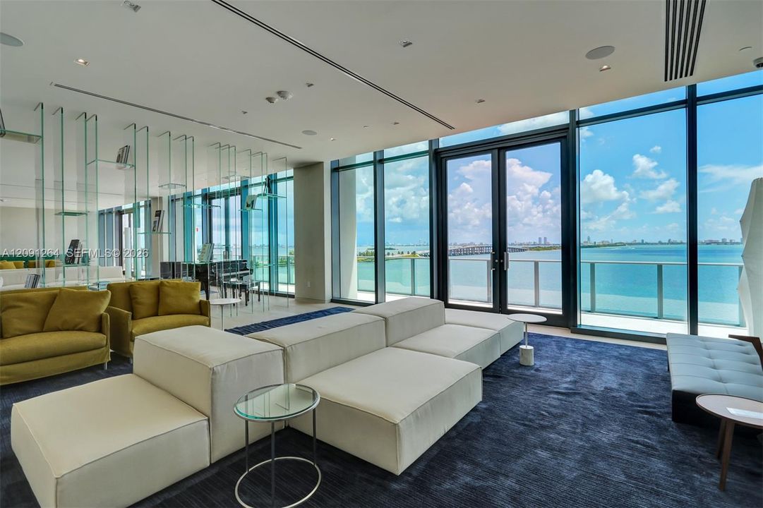 For Rent: $8,700 (3 beds, 3 baths, 1526 Square Feet)