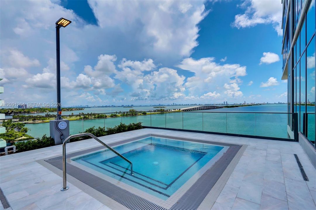 For Rent: $8,700 (3 beds, 3 baths, 1526 Square Feet)